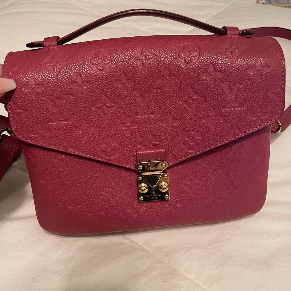 Lv Mtis Pouchette Like New Condition - image 1